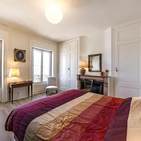 Allinlyon | Vue Hotel-dieu & Charme Haussmannien * Lyon