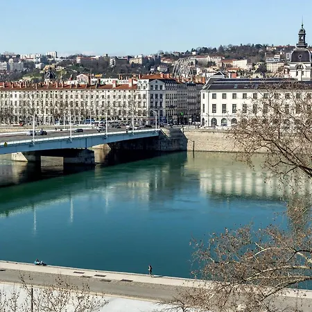 Allinlyon | Vue Hotel-dieu & Charme Haussmannien