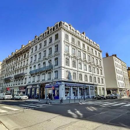 Allinlyon | Vue Hotel-dieu & Charme Haussmannien *