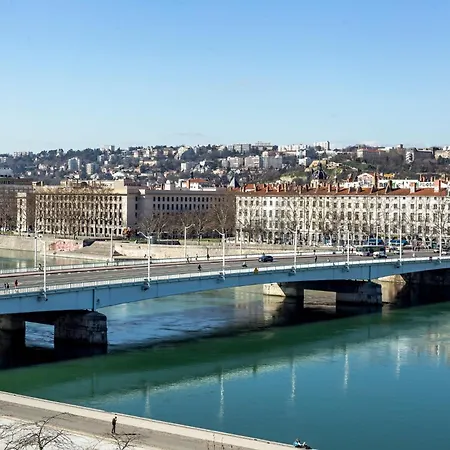 Allinlyon | Vue Hotel-dieu & Charme Haussmannien * Lyon